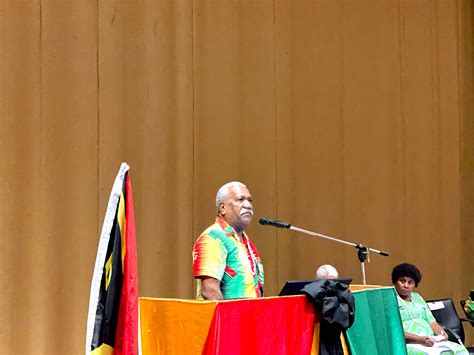 Nikenike Vurobaravu elected Vanuatu's new president .